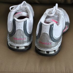 Nike Reax ladies US 8.5